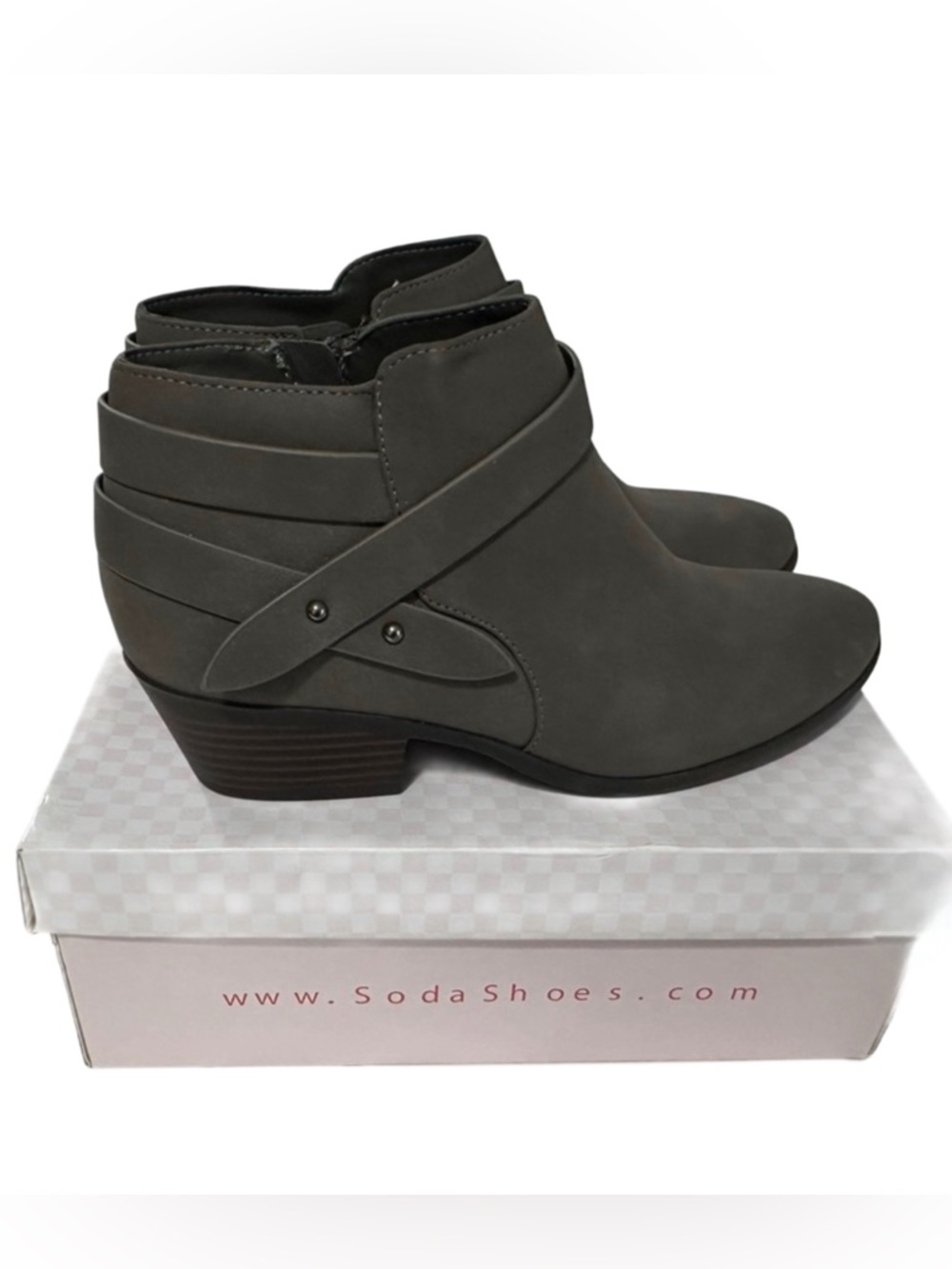 NIB Soda Sweden-S Gray Ankle Booties Size 8.5 Stacked Heel Zip